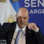 Show de chicanas y cruces fuertes entre Sturzenegger y los K en el Senado | FM Avenida