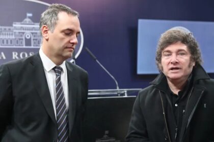 Tras cancelar su conferencia en medio de la presión judicial, Adorni se reúne con Milei y hay dudas sobre su continuidad | FM Avenida