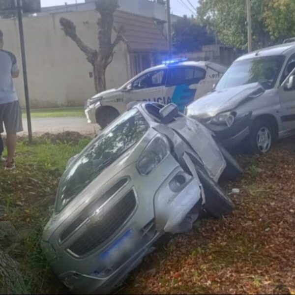 Un adolescente sin licencia chocó con una mujer y su padre lo encubrió: dijo que él estaba al volante | FM Avenida