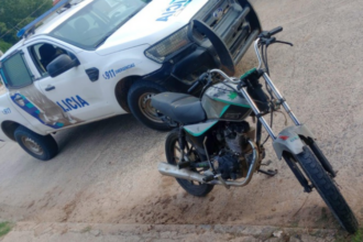 Una moto sin documentación y con escape libre fue retenida en un operativo en Río Tala | FM Avenida