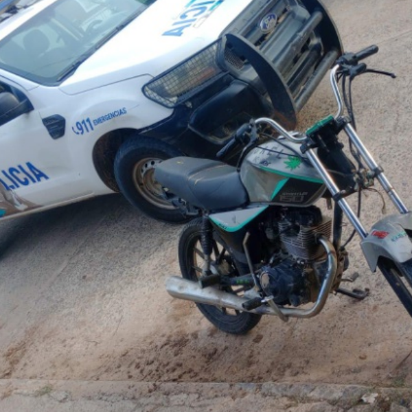 Una moto sin documentación y con escape libre fue retenida en un operativo en Río Tala | FM Avenida