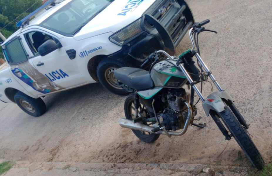 Una moto sin documentación y con escape libre fue retenida en un operativo en Río Tala | FM Avenida