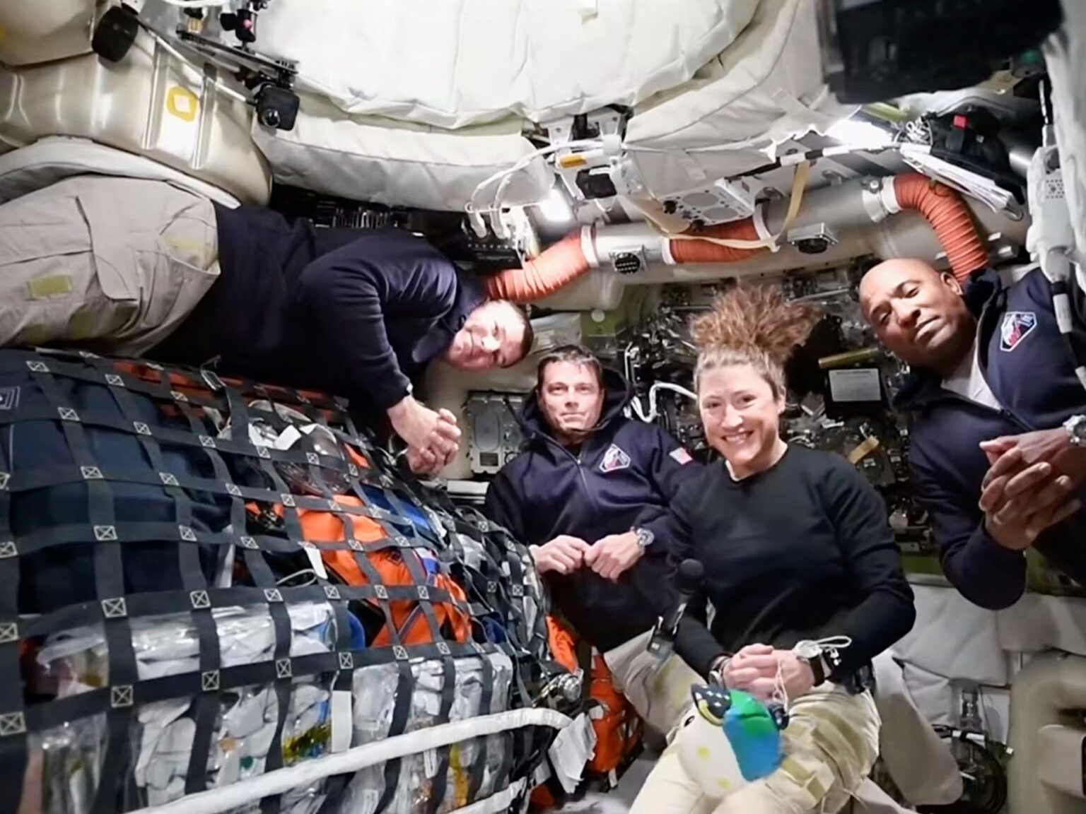 "Estamos a mitad de camino hacia la luna", el festejado mensaje de los astronautas de Artemis II hacia la NASA | FM Avenida