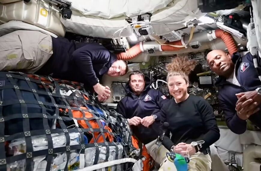 "Estamos a mitad de camino hacia la luna", el festejado mensaje de los astronautas de Artemis II hacia la NASA | FM Avenida