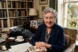 Agatha Christie, escritora británica, sobre el envejecimiento: "Uno no reconoce los momentos realmente importantes en su vida hasta que es demasiado tarde" | FM Avenida