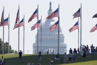 Condados del sur de Florida cierran algunas escuelas tras perder 38.000 alumnos migrantes | FM Avenida