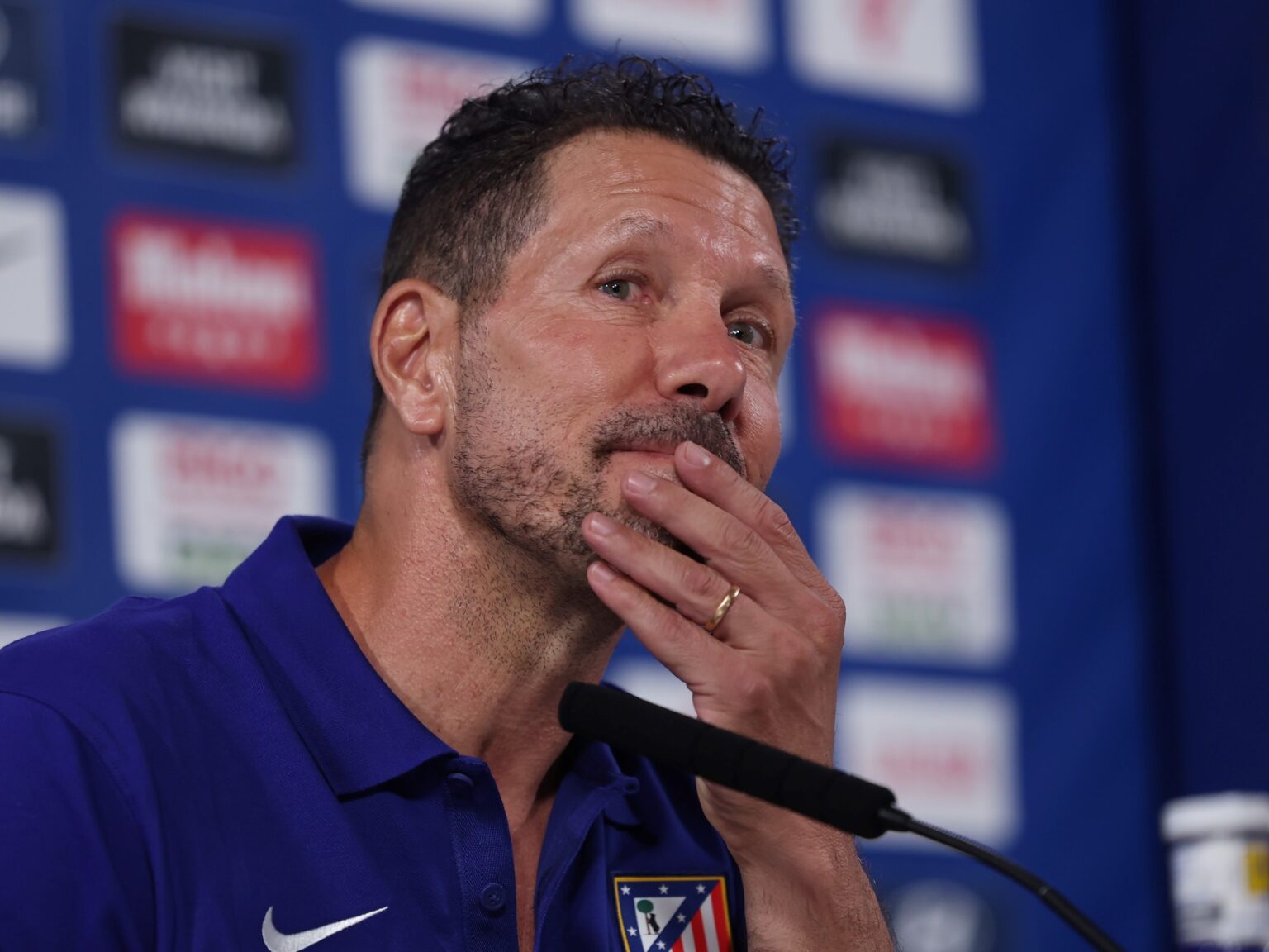 Diego Simeone aclaró su frase sobre Julián Álvarez: "Dije que respetaba a los hinchas, pero no comparto insultos ni agravios" | FM Avenida