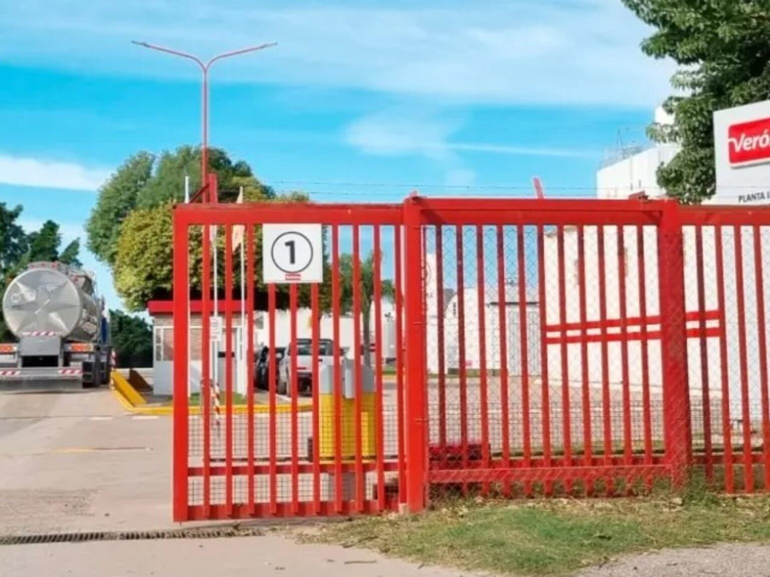 En medio de su presentación en concurso de acreedores, la planta de una láctea paralizada desde enero comenzó su reactivación | FM Avenida