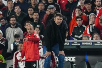 Horas decisivas para el futuro de Coudet como DT de River tras la eliminación de la Copa Sudamericana: qué pasó en el vestuario | FM Avenida