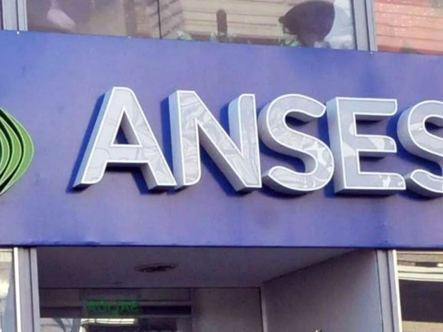 Jubilados y pensionados: el Gobierno confirmó un bono de hasta $70.000 para septiembre | FM Avenida