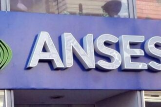 Jubilados y pensionados: el Gobierno confirmó un bono de hasta $70.000 para septiembre | FM Avenida