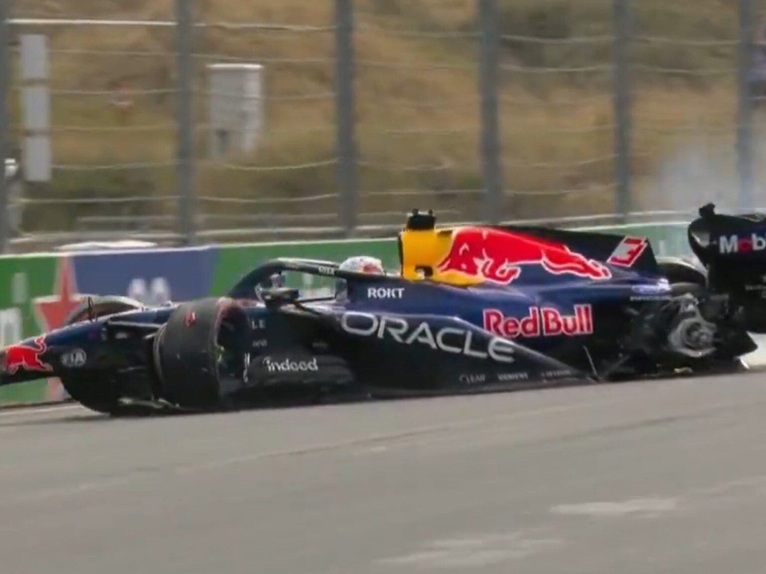 Max Verstappen y una triste despedida a Zandvoort: sufrió un brutal accidente en la primera vuelta del último GP de Países Bajos | FM Avenida