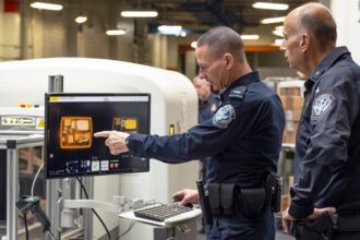 Oficial: Florida, Boston, Nueva York y Chicago permiten en agosto el ingreso y la estadía legal sin visa americana a quienes presenten la autorización del VWP | FM Avenida