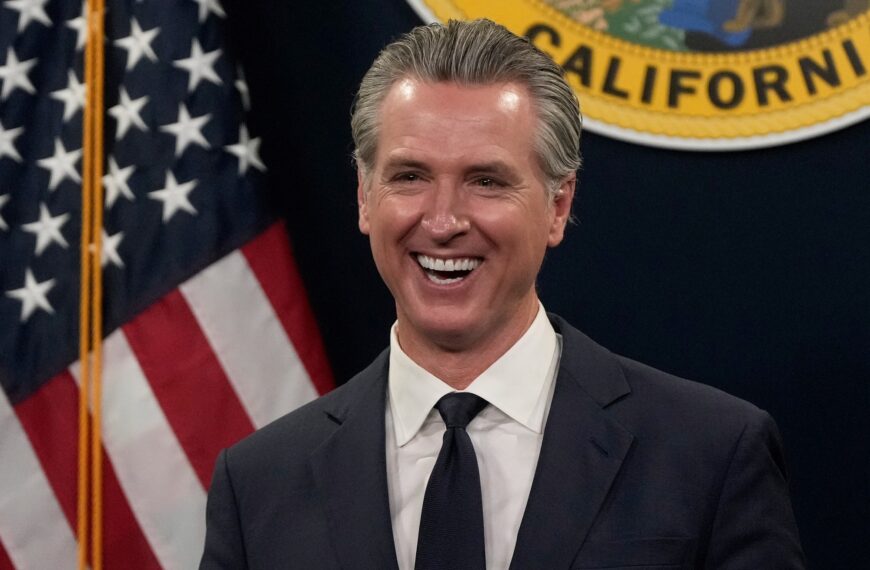 Por una ley de Gavin Newsom, algunos usuarios de California que usan YouTube TV recibirán un reembolso de casi 100 dólares | FM Avenida