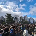 Primer concurso de "farmear aura" en Mar del Plata terminó a los piedrazos | FM Avenida