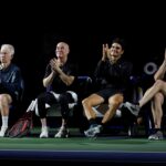 Roger Federer volvió al US Open: revivió el revés a una mano, se divirtió con Roddick, Agassi y McEnroe, y sus hijos disfrutaron en la tribuna | FM Avenida