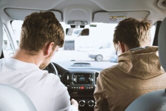 Román, perito de automóviles: "El renting es ideal para quien odia los imprevistos o cambia de coche a menudo" | FM Avenida