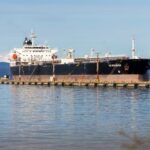 Tierra del Fuego protestó por la presencia de un buque petrolero británico y exigió el fin de la intervención nacional sobre su puerto | FM Avenida