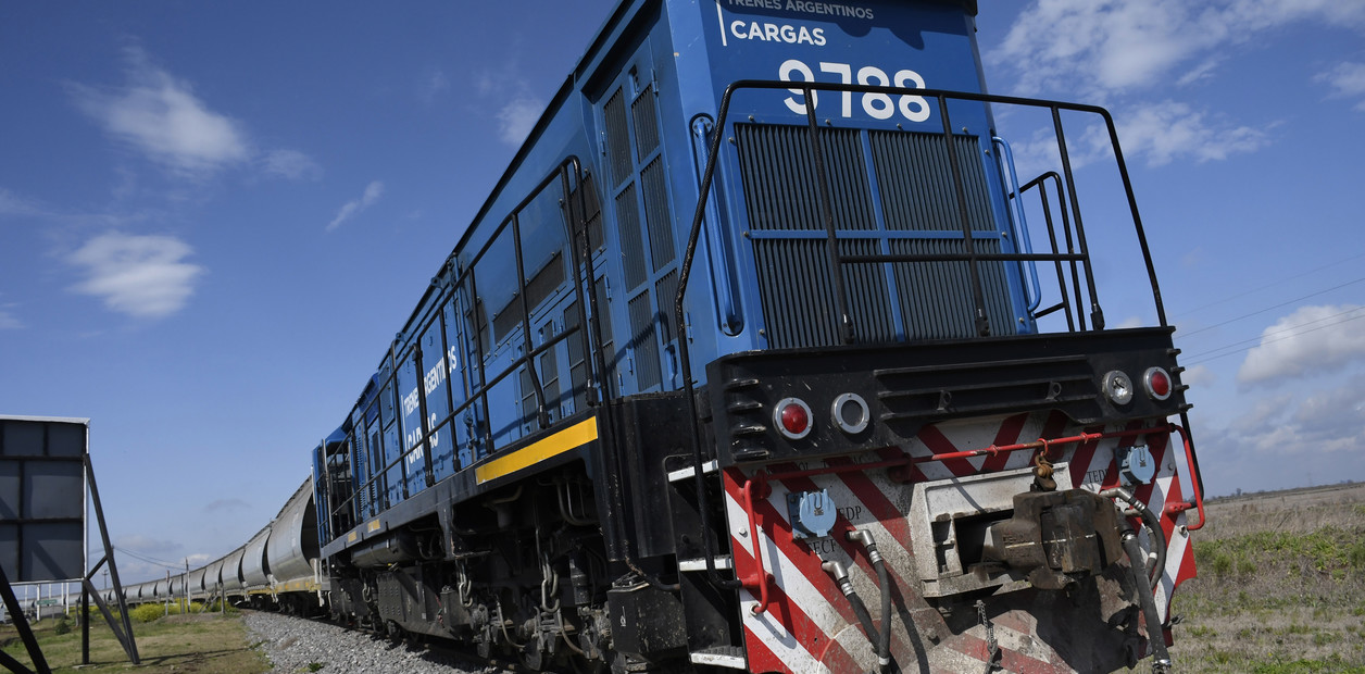Trenes: el Gobierno autorizó el llamado a licitación de las líneas Belgrano Cargas, San Martín y Urquiza | FM Avenida