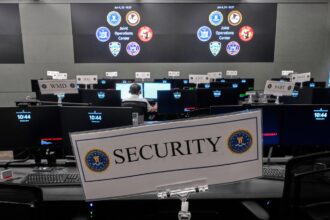 Alerta en Estados Unidos: piratas informáticos afirman que accedieron a información privada de miles de empleados del FBI | FM Avenida