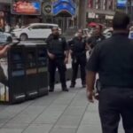 Ataque en Times Square: armada con dos cuchillos, mató a una persona, hirió a otra y fue abatida por la Policía | FM Avenida