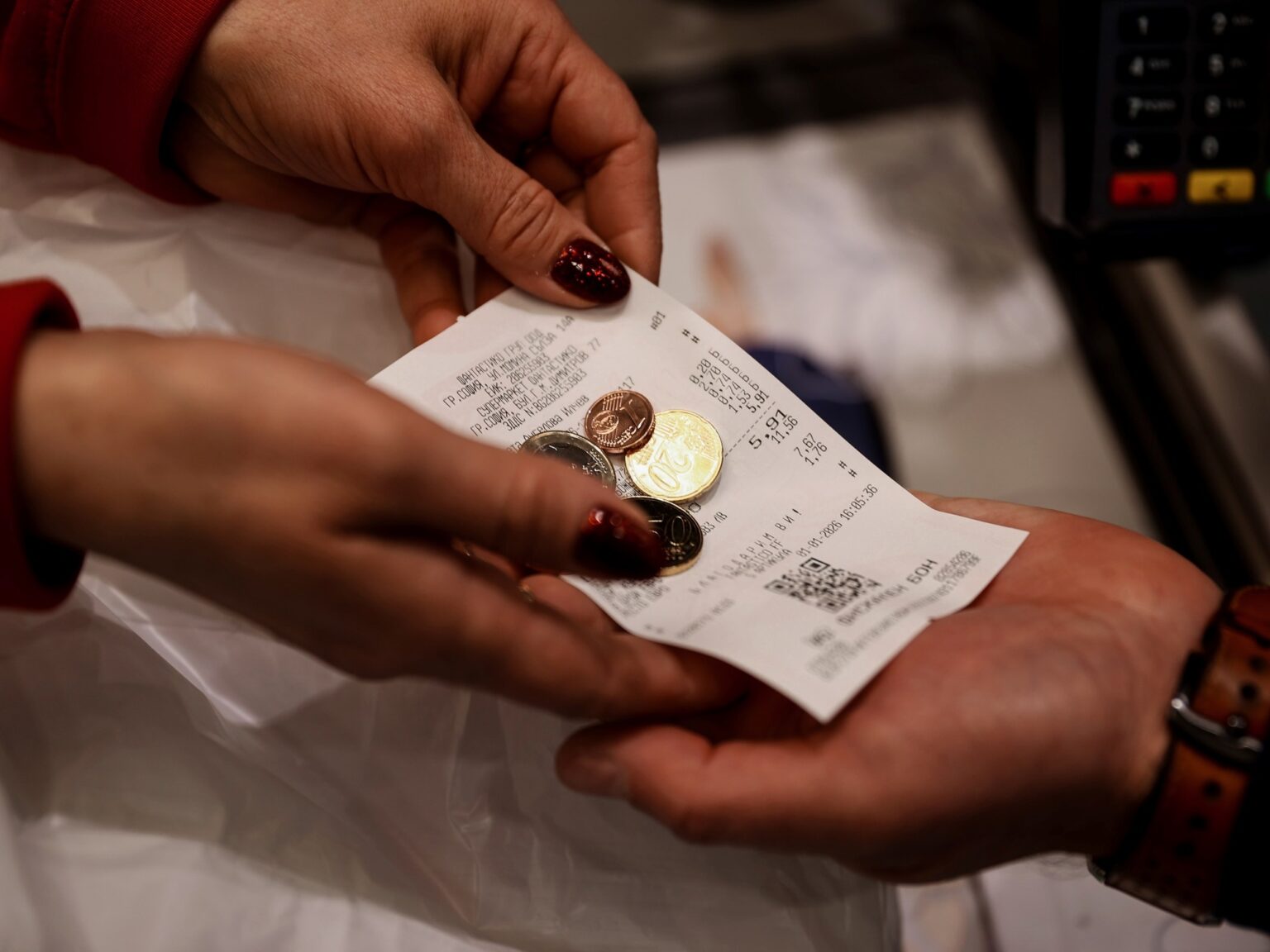 Crece el pluriempleo: cada vez más argentinos suman un segundo trabajo para completar sus ingresos | FM Avenida