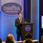El Gobierno atribuyó el alza del riesgo país al conflicto en Medio Oriente y la suba de tasas en los Estados Unidos | FM Avenida