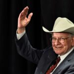El arquitecto del capital moderno: Warren Buffett deja su cargo como presidente de Berkshire Hathaway después de 50 años | FM Avenida