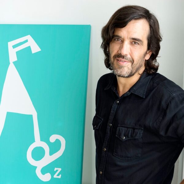 Gabriel García de Oro, filósofo y coach: “Vivimos bajo la obligación del optimismo, estamos obsesionados con la búsqueda de resultados inmediatos y positivos, y eso nos deja sin espacio para reflexionar” | FM Avenida