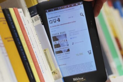 Los libros ya no necesitan ser leídos: la cultura de la novedad y sus paradojas | FM Avenida