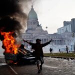 Mandan a juicio oral a 9 detenidos por los graves incidentes en el Congreso durante la aprobación de la ley Bases | FM Avenida