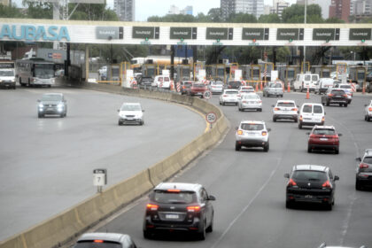 Más de $1 millón al mes: el costo de ir en auto a trabajar a la Ciudad desde el GBA | FM Avenida