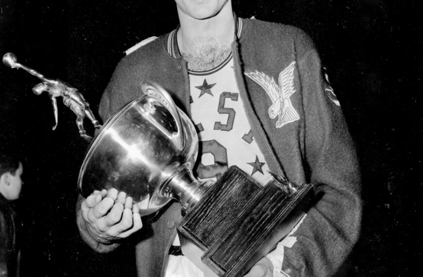 Murió Bob Pettit, el primer MVP de la NBA: el recuerdo de la legendaria noche en la que anotó 50 puntos y ganó su único título | FM Avenida