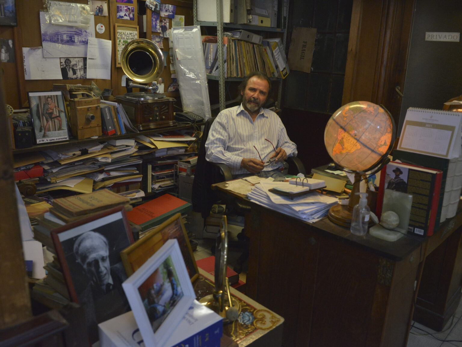 Murió Miguel Ángel Ávila: el librero que rescató la librería más antigua de la Argentina | FM Avenida