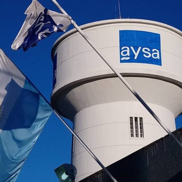 Pese a la cautelar, avanza la privatización de AYSA: Se presentaron dos oferentes para quedarse con la empresa de agua y saneamiento | FM Avenida