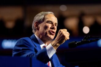 Por orden de Greg Abbott: la agencia de agua de Texas sancionará  a los centros de datos que no informen sobre su consumo de agua | FM Avenida