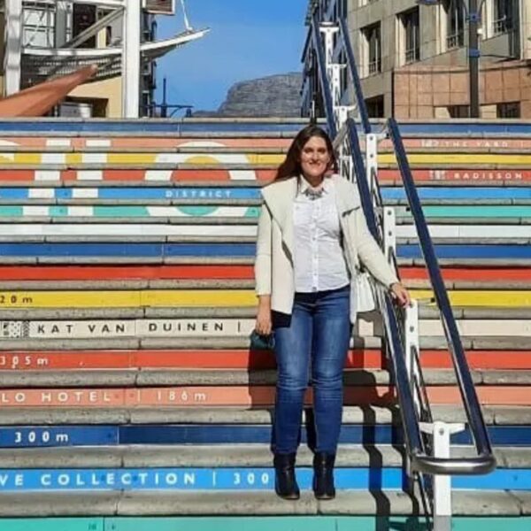 Se fue a Sudáfrica, consiguió trabajo en 30 días y quedó sorprendida: “El sueldo alcanza y te olvidás de la inseguridad” | FM Avenida