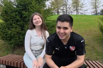 Se fue de Argentina a Rusia por amor y seis meses después contó la verdad: “Sí hay bastante trabajo para los latinos, pero tienen que venir 100 % legal” | FM Avenida