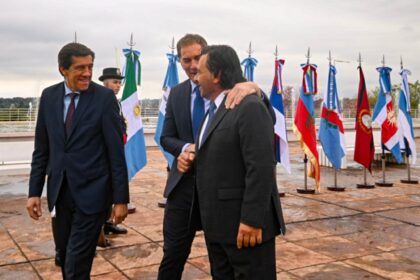 Tras el envío del Presupuesto y reactivar la reforma electoral, el Gobierno acelera un operativo para seducir gobernadores | FM Avenida