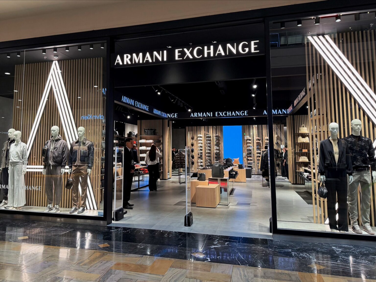 Tras la vuelta de Armani a la Argentina, qué otras marcas internacionales llegarán a Unicenter en octubre | FM Avenida