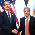 Tras un nuevo apoyo de Estados Unidos, el riesgo país volvió a perforar el piso de los 500 puntos | FM Avenida