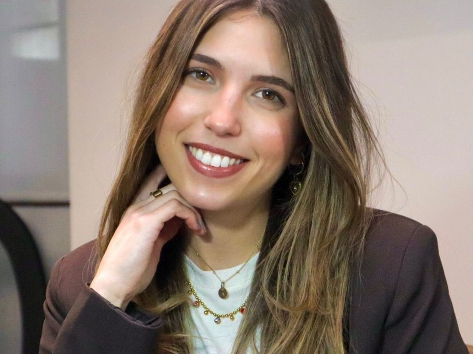 Valentina Alesi, psicóloga: “Si cuando empieza septiembre haces una lista con todo lo que quieres cambiar de tu vida, puede que sientas que no eres suficiente” | FM Avenida