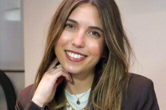 Valentina Alesi, psicóloga: “Si cuando empieza septiembre haces una lista con todo lo que quieres cambiar de tu vida, puede que sientas que no eres suficiente” | FM Avenida