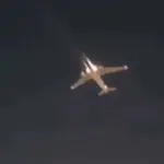 Video: Así sintieron los vecinos las explosiones del motor del avión que aterrizó en Ezeiza de emergencia | FM Avenida