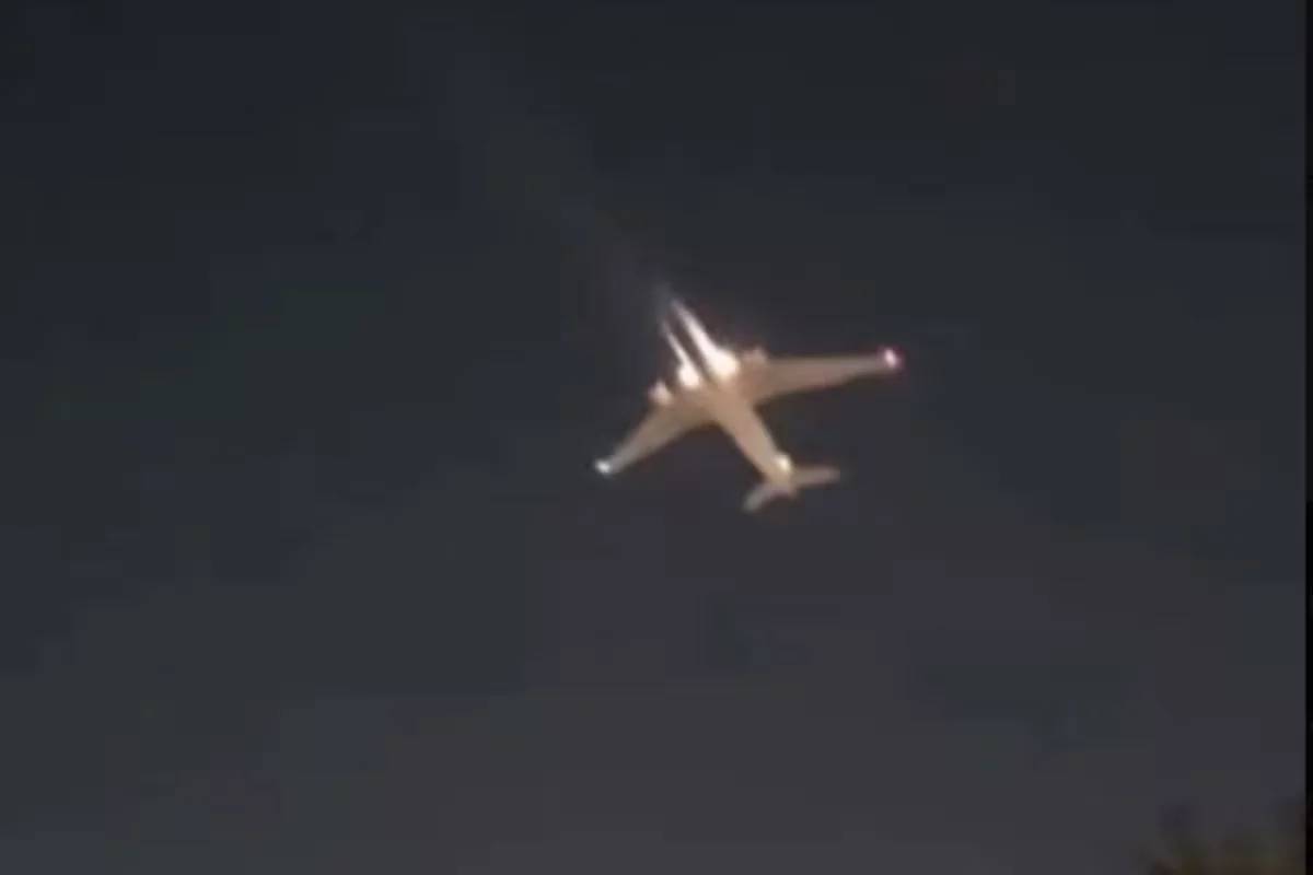 Video: Así sintieron los vecinos las explosiones del motor del avión que aterrizó en Ezeiza de emergencia | FM Avenida