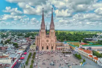 Visita del Papa a Luján: cuánto piden por alojarse y por qué todavía cuesta conseguir lugar | FM Avenida