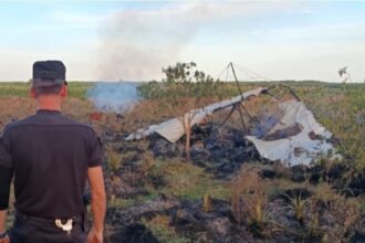 Volaba por primera vez en un ala delta motorizada y murió tras chocar con unos cables | FM Avenida