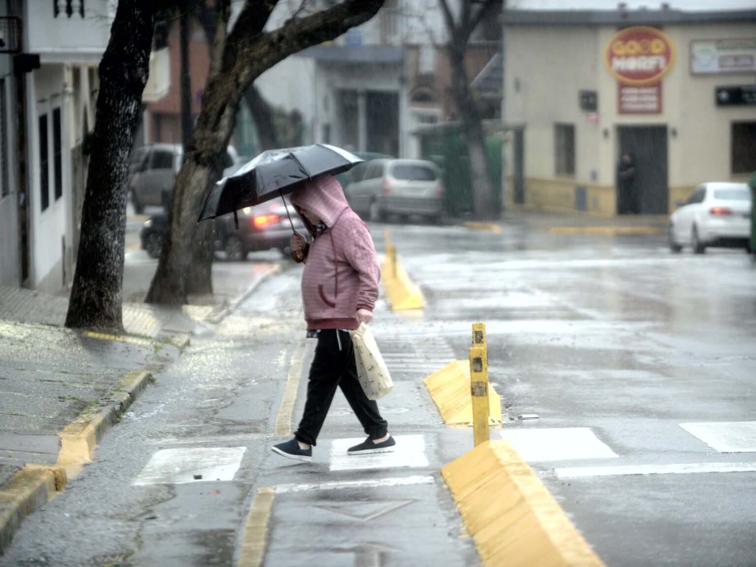 Vuelven las amenazas de tormenta a la Ciudad y el Gran Buenos Aires desde la madrugada del domingo: hay seis provincias en alerta | FM Avenida