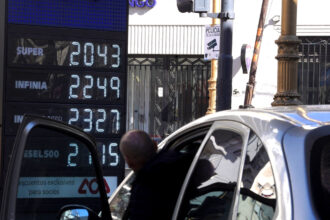 YPF también aumenta la nafta y el gasoil: 1% desde esta noche | FM Avenida