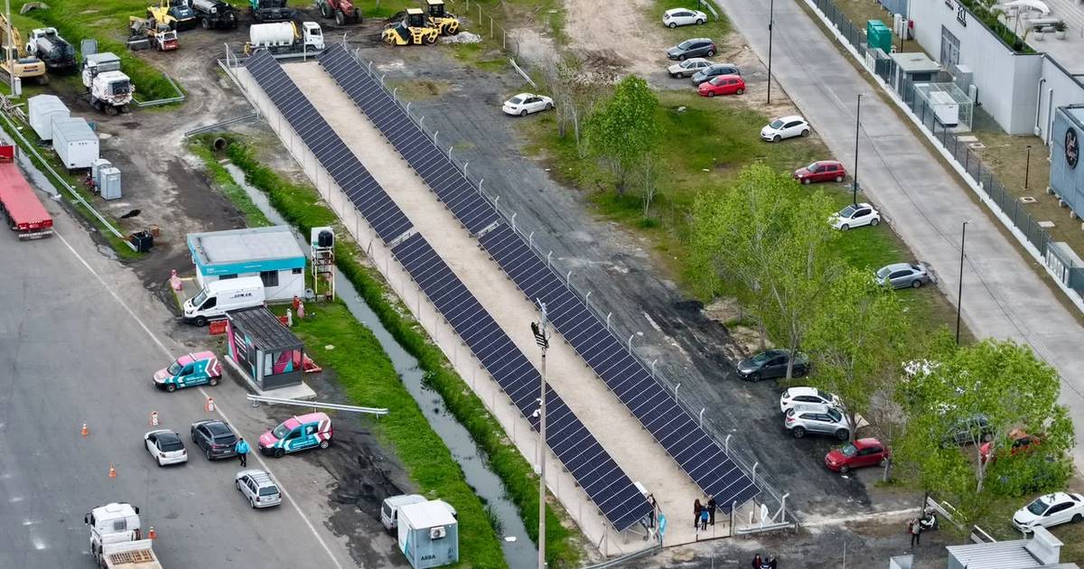AUBASA inauguró un parque solar en Hudson: abastecerá el peaje y el centro de operaciones | FM Avenida